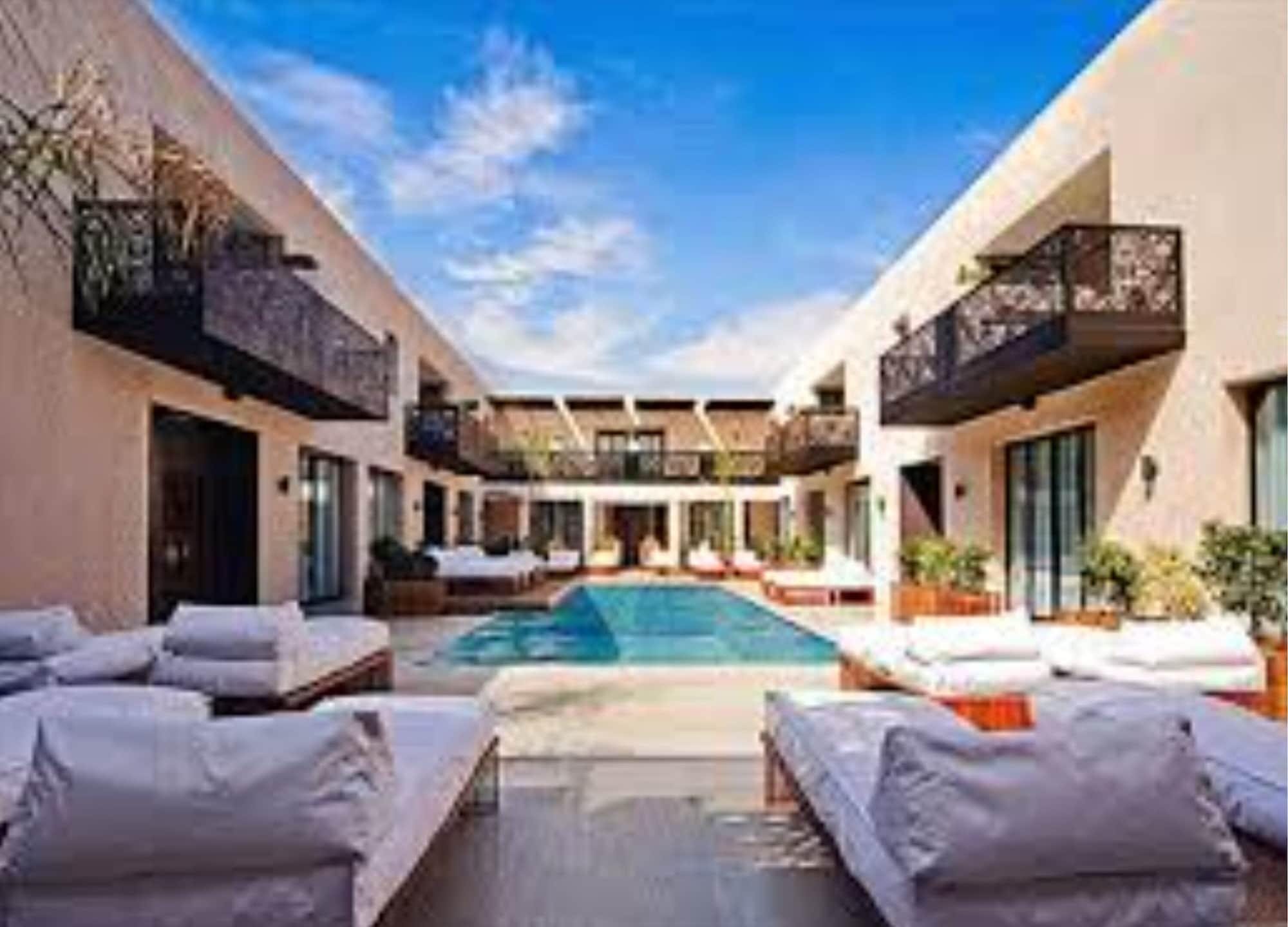 Cesar Resort & Spa Marrakesh Exterior photo The Hotel's courtyard
