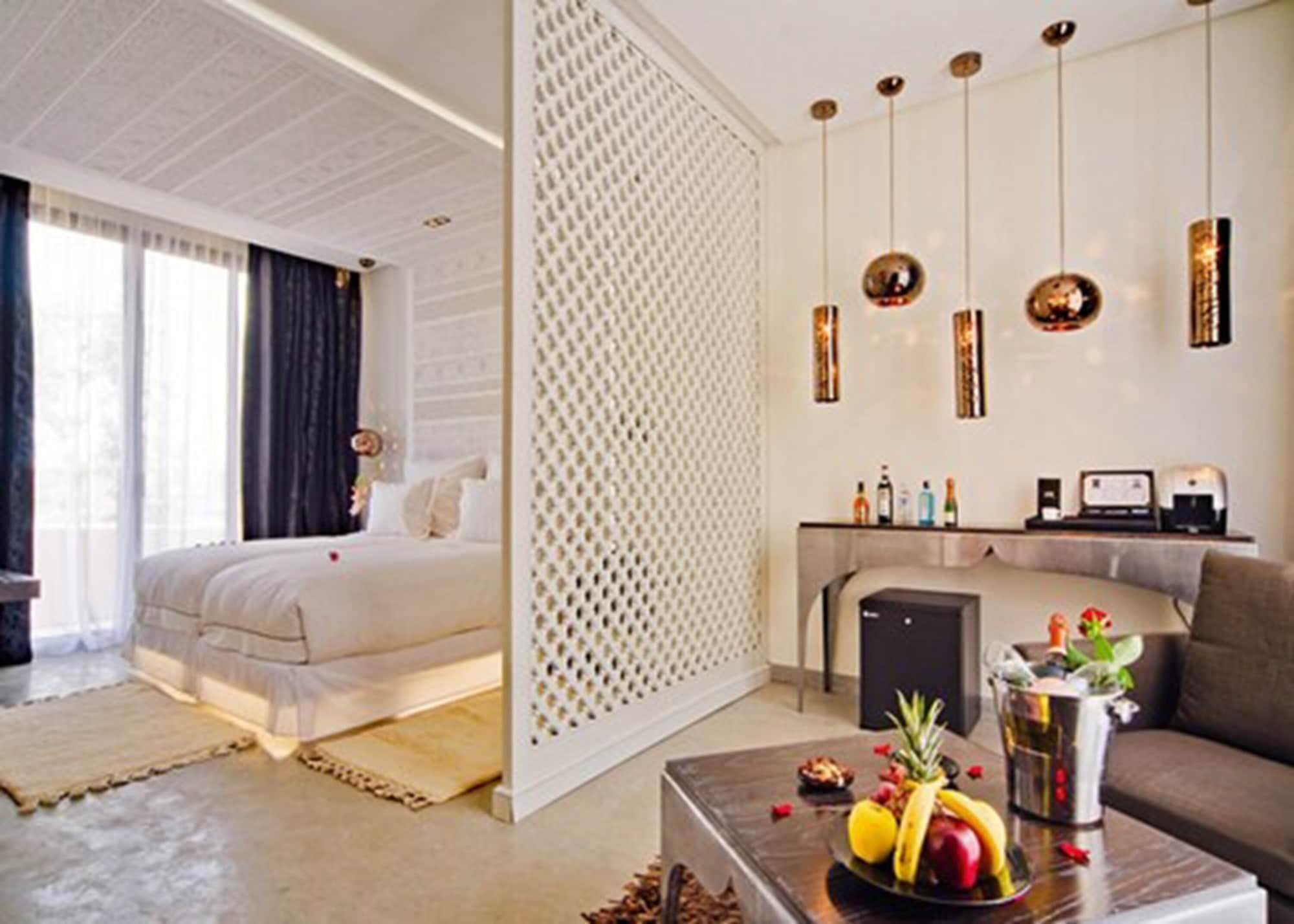 Cesar Resort & Spa Marrakesh Exterior photo A room at the hotel