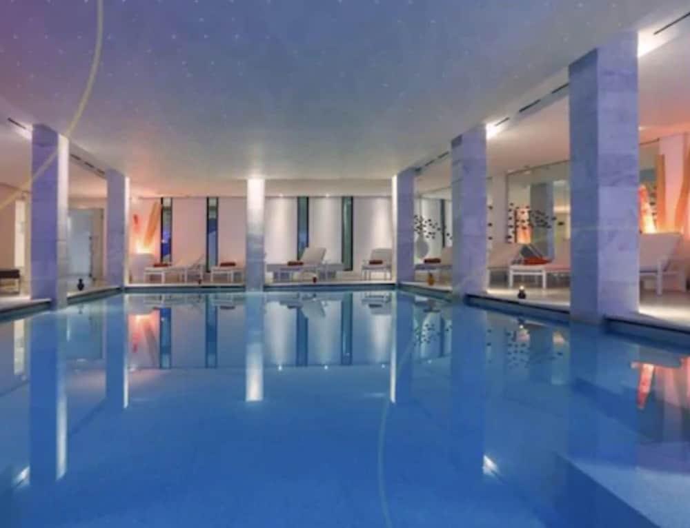 Cesar Resort & Spa Marrakesh Exterior photo The pool at the Mandarin Oriental, Munich