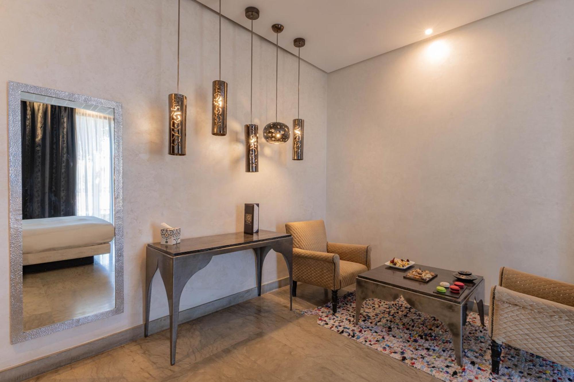 Cesar Resort & Spa Marrakesh Exterior photo A suite at the hotel
