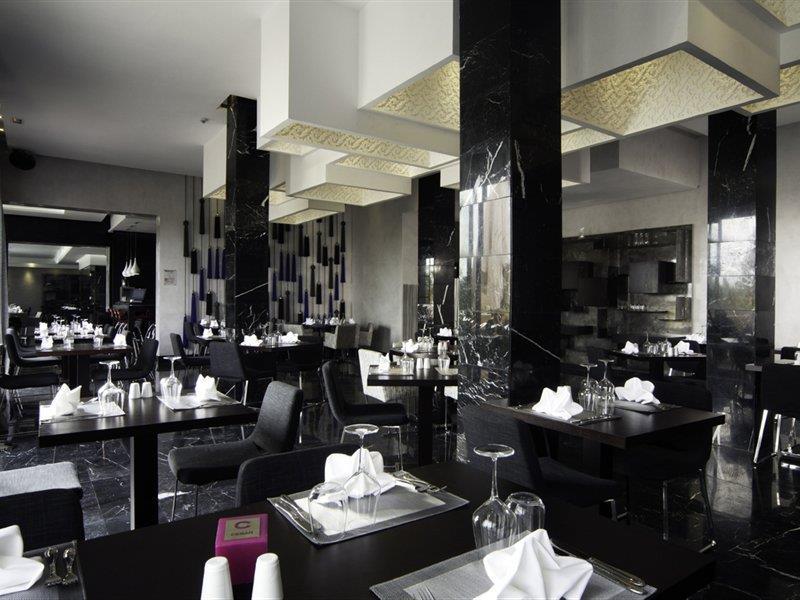 Cesar Resort & Spa Marrakesh Exterior photo Restaurant in the hotel